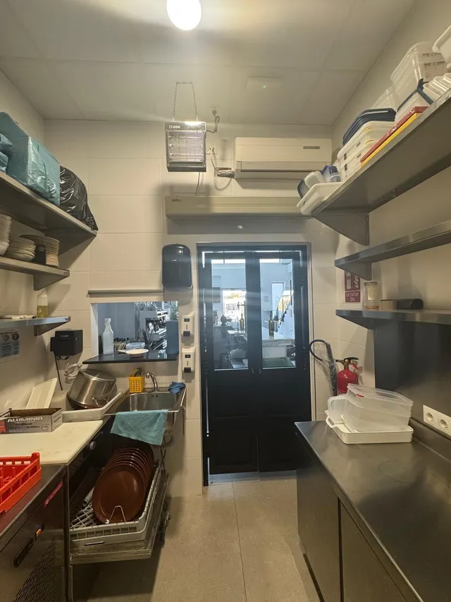 NEGOCIO EN EXPANSIÓN — 21