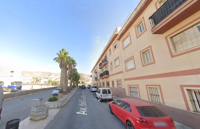 Se vende piso OKUPA en Vícar (Almería). - foto 3
