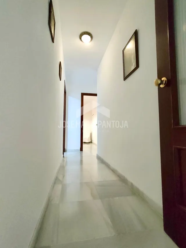 Piso en el centro con terraza y ascensor — 23