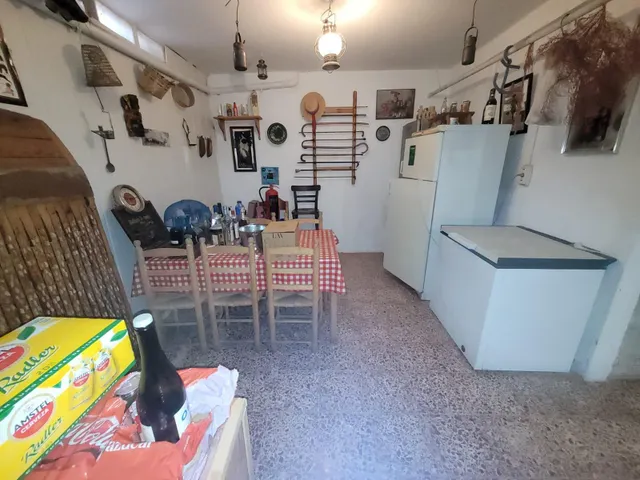 Impresionante Chalet con Amplio Terreno y Piscina en las Afueras de Zaragoza — 23
