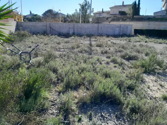 TERRENO URBANO A LA VENTA EN BENAGUACIL — 12