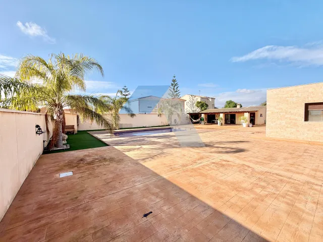 CHALET EN UNA PLANTA EN LA URBANIZACIÓN LOS GIRASOLES — 34