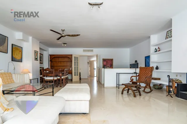 Amplio dúplex en Urb. Río Real - Marbella Este — 42
