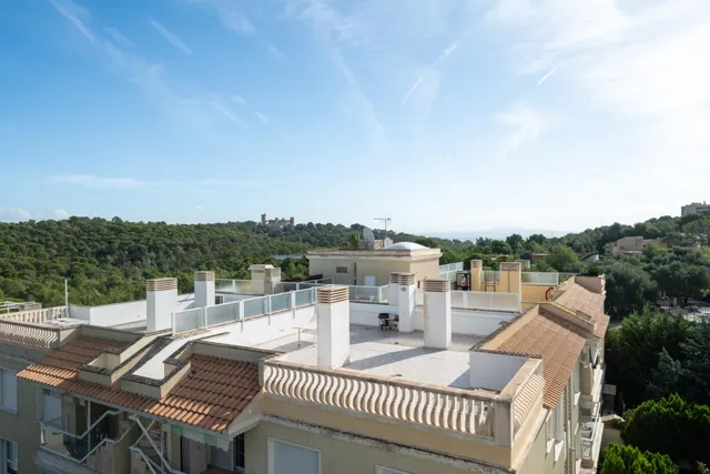 Ático exclusivo con vistas panorámicas, gran terraza y acces