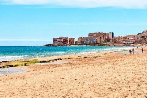 VILLAS DE OBRA NUEVA EN LA MATA — 18