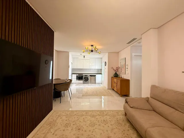 Bungalow en planta baja con 2 terrazas, piscina y parking en Aguas Nuevas — 28