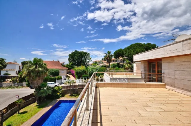 Casa en venta en Alella: Exclusiva urbanización 'Can Teixidó' — 28