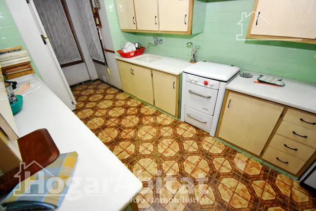AMPLIA CASA CON LOCAL COMERCIAL, GARAJE Y TERRAZA — 7