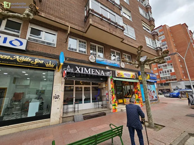 Local comercial en entreplanta en Burgos zona Gamonal - Pelu - foto 2