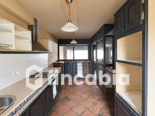 Casa para reformar con patio, balcones y local en Breda — 24