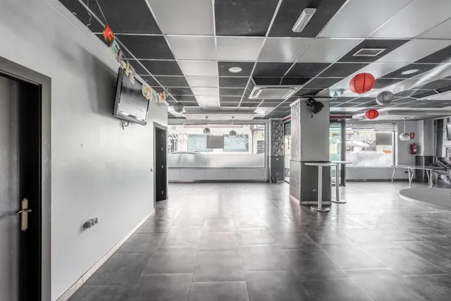 Se Vende Local Comercial Bar-Cafetería Calle Almería 9 — 19