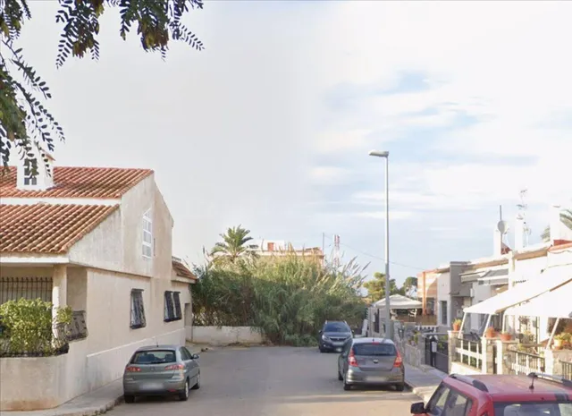 ¡Rebajado! VIVIENDA UNIFAMILIAR ADOSADA OCUPADA POR PERSONA 