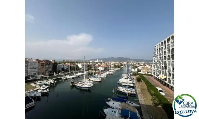 Apartamento de playa en la hermosa Costa Brava directamente en 1ª línea de mar en Empuriabrava — 14
