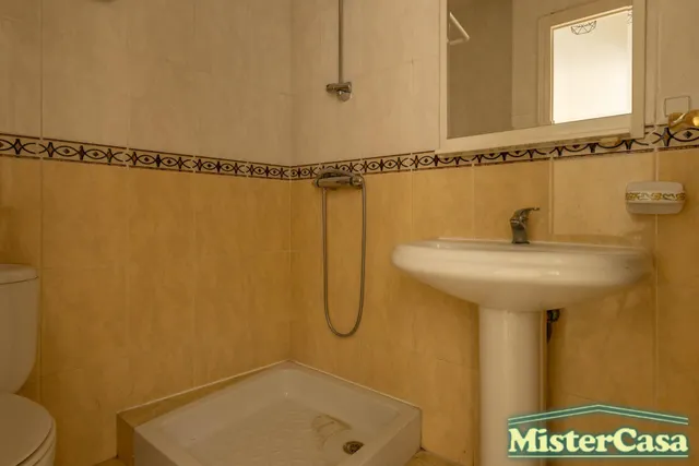 Piso Amplio en Pleno Barrio de Santiago 3 dormitorios y 2 baños — 31