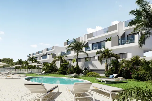 Ático de Lujo en Torrevieja Alicante: Vivienda de 2 Dormitor