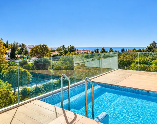 Exclusivo piso de obra nueva en torreblanca del sol, Fuengirola, con terraza, piscina y garaje — 25