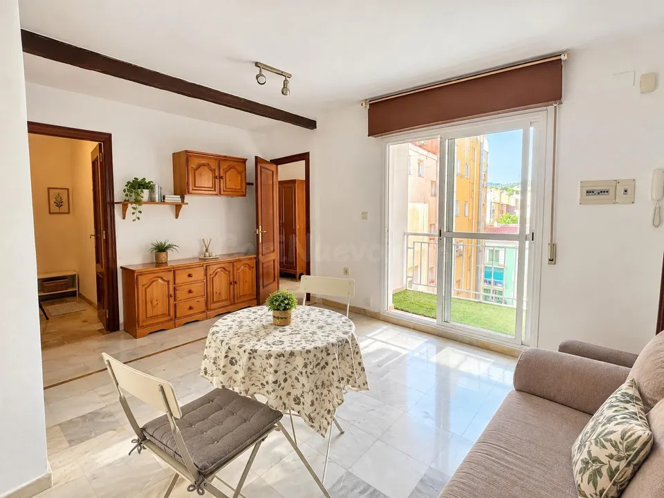 Apartamento de 1 dormitorio con terraza junto a la Universidad – El Ejido