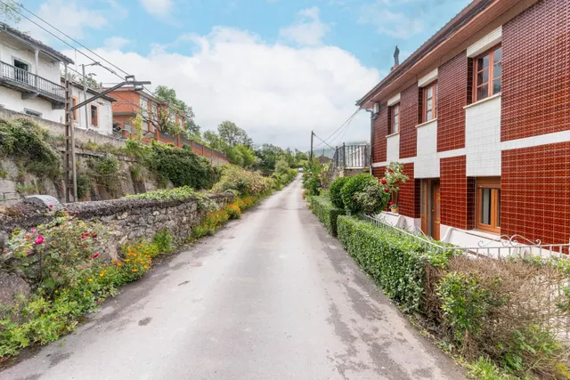 PISO BAJO + SEMI-SÓTANO EN VENTA EN CASORVIDA (LENA) — 47