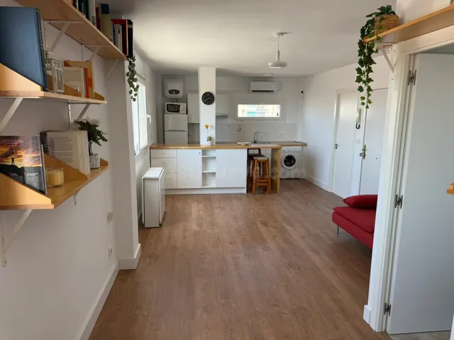 EXCLUSIVO ÁTICO REFORMADO CON VISTAS PANORÁMICAS AL MAR Y CE - foto 4
