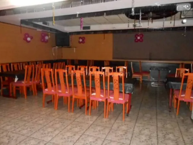 LOCAL EN VENTA - CALLE COMERCIAL - foto 2