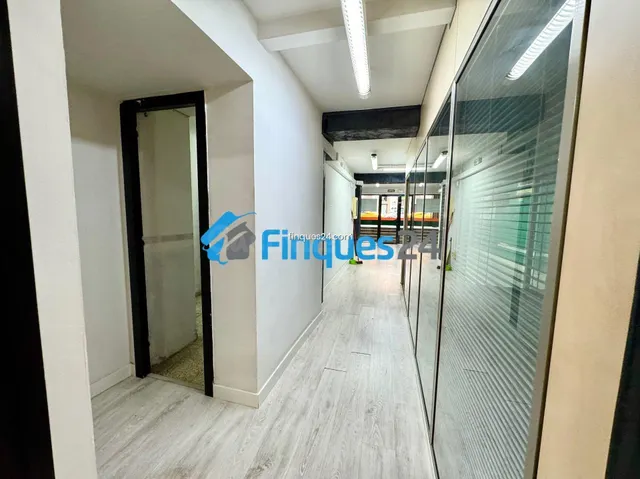 Se vende local comercial de 81 m2 en Manresa - foto 4