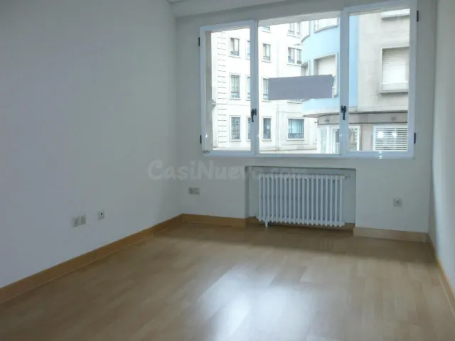 Oficina de nueva construcción en alquiler - foto 2