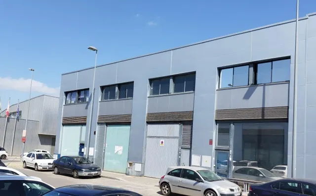 Local comercial 130m² en alquiler - San Jerónimo — 12