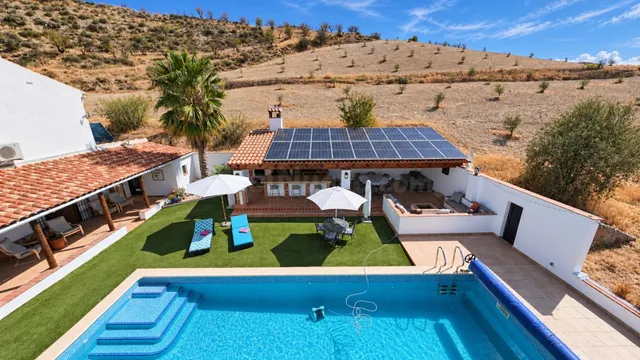 IMPRESIONANTE FINCA RÚSTICA CON DOS VILLAS, PISCINA Y CASI C - foto 4