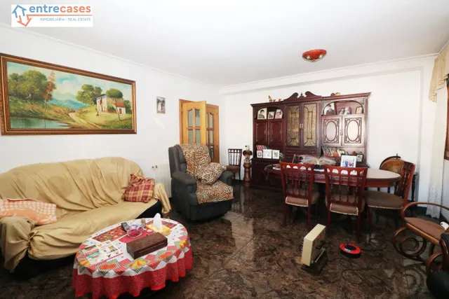 CASA INDEPENDIENTE CON LOCAL — 26