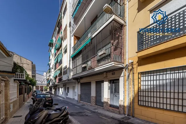 PISO JUNTO AVENIDA DE ANDALUCIA — 23