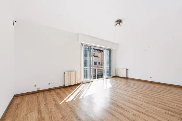 Chalet en pleno centro de Torrelodones, para disfrutar de la comodidad de tenerlo todo cerca sin renunciar al espacio de una vivienda unifamiliar. — 7