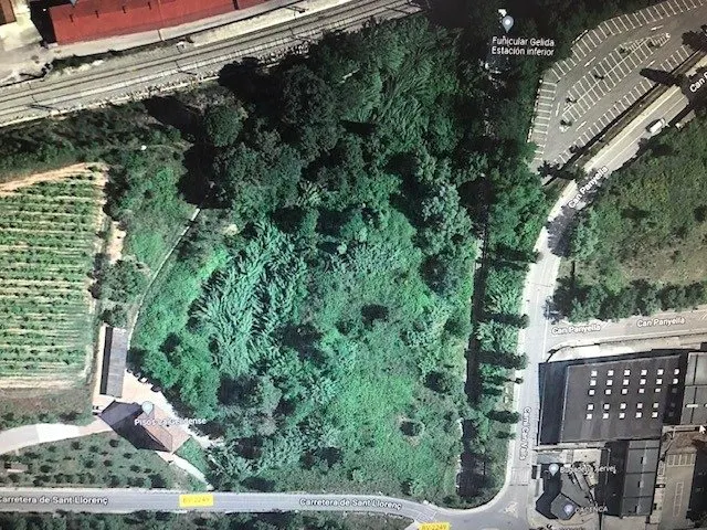 GRAN PARCELA EN VENTA EN GELIDA -10689 M2- — 2