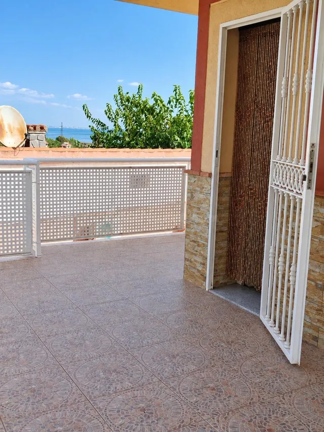 Chalet con vistas al Mar Menor y amplias terrazas en El Carm - foto 4