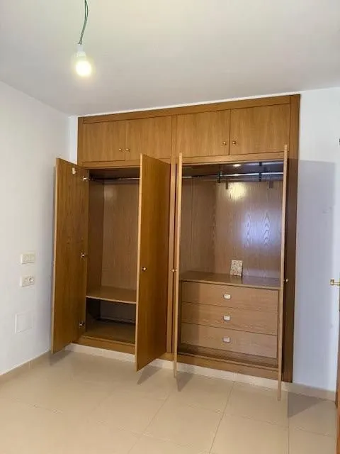 ALQUILER DE APARTAMENTO EN RONDA SUR SIN MUEBLES — 13