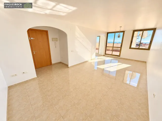 Exclusivo ático esquinero con 121 m2 de terraza y vistas al mar en la ràpita — 10