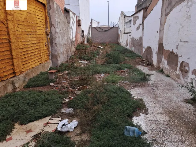 VENTA SOLAR A DOS CALLES, URBANO EN MONTIJO, ZONA SAN GREGOR - foto 5
