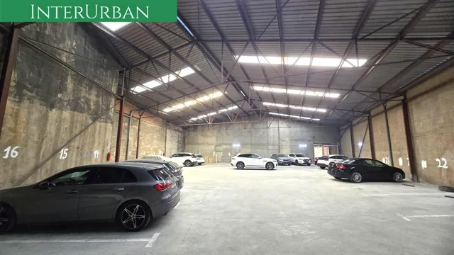 Oportunidad única: espacio con múltiples usos (parking, nego - foto 2