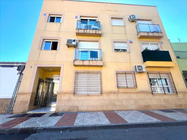 ¡Oportunidad Única en el Centro de Roquetas de Mar VIVIENDA  - foto 2