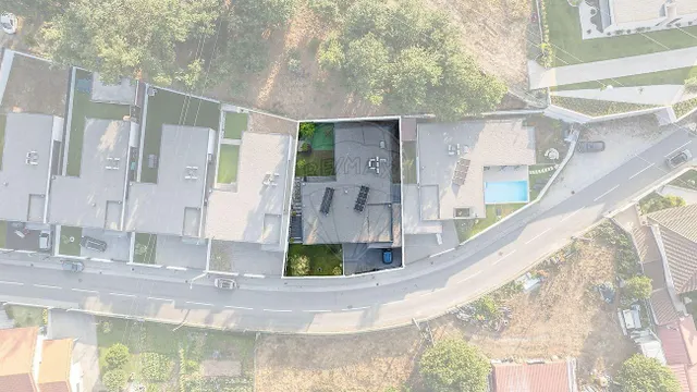 Chalet 3 habitaciones 306m² en venta - Campos e Louredo — 29