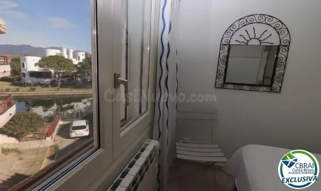 Encantador apartamento en venta en Empuriabrava con vistas a - foto 4