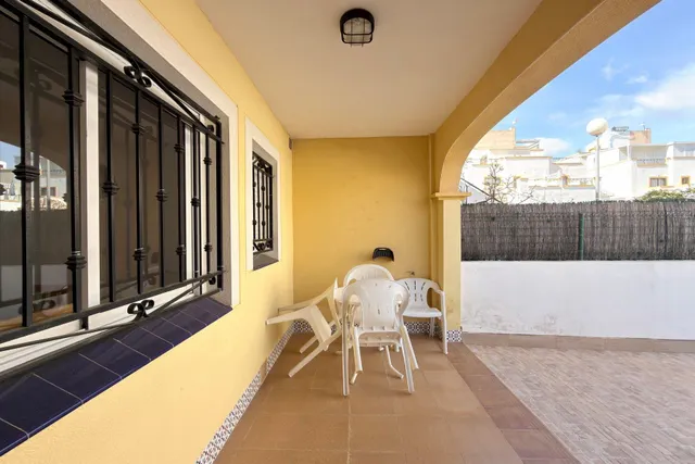 Magnifico bungalow de planta baja con piscina comunitaria y zonas verdes — 7