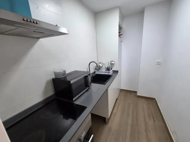 VIVIENDA EN GODELLA EN PLANTA BAJA — 9