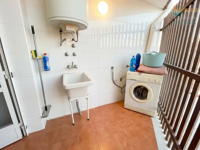 Piso de 3 dormitorios , garaje y trastero muy cercano a servicios — 23