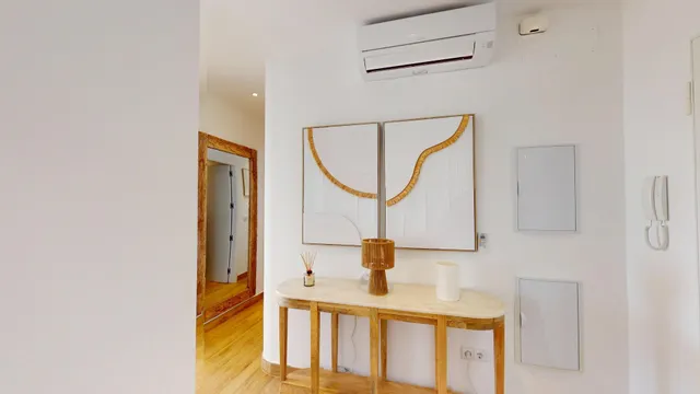 Piso en alquiler de temporada de tres dormitorios en primera línea de playa. — 24