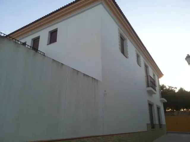 Se vende vivienda para terminar con local en planta baja, obra nueva. — 7