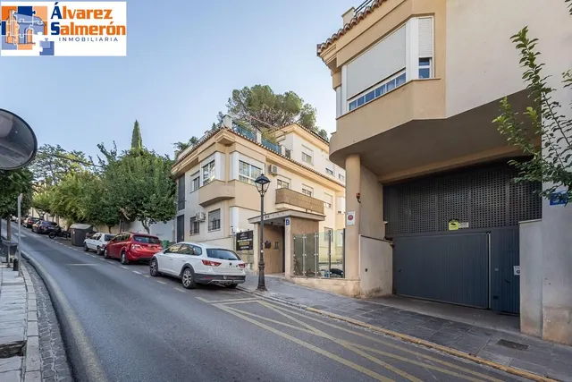 Piso con garaje, trastero y excelente ubicación en Huétor Vega — 26