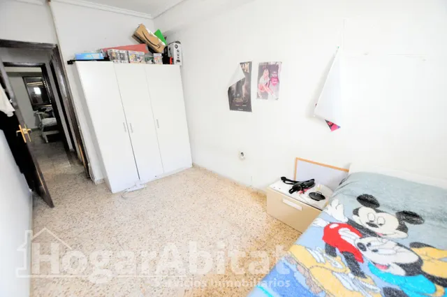 AMPLIO Y EXTERIOR CON BALCÓN Y TRASTERO, EN EL CENTRO — 16