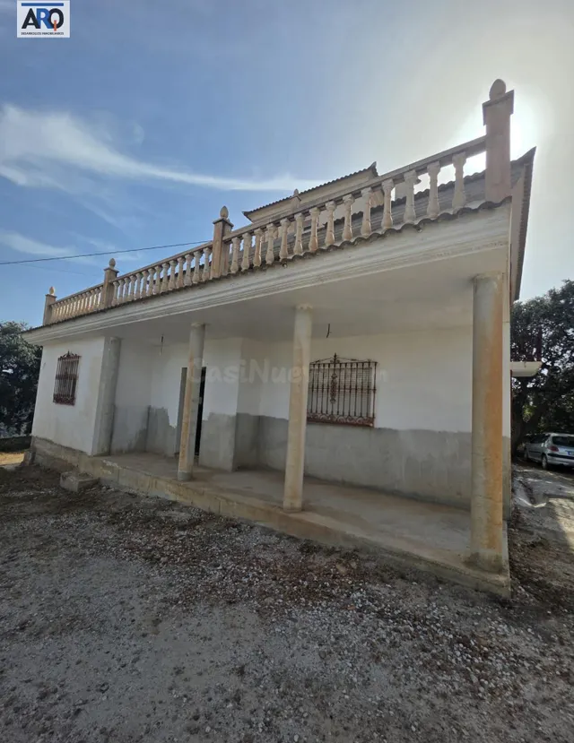 Casa independiente con más de 1.000 m2 de parcela urbana y v - foto 2
