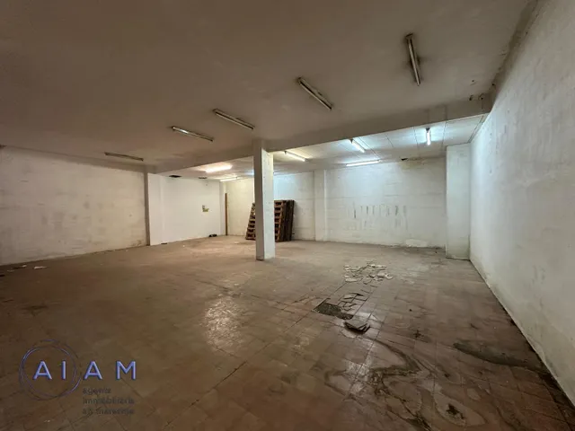 LOCAL COMERCIAL EN VENTA — 24