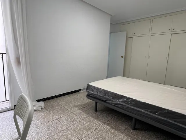 Piso en Alquiler cerca del CEU Cardenal Herrera solo para estudiantes — 41
